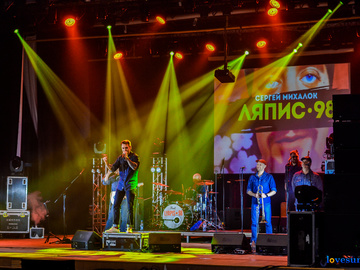 "Это двойник Михалка!" В Черкассах на концерте Ляпис-98 зрители вызвали полицию