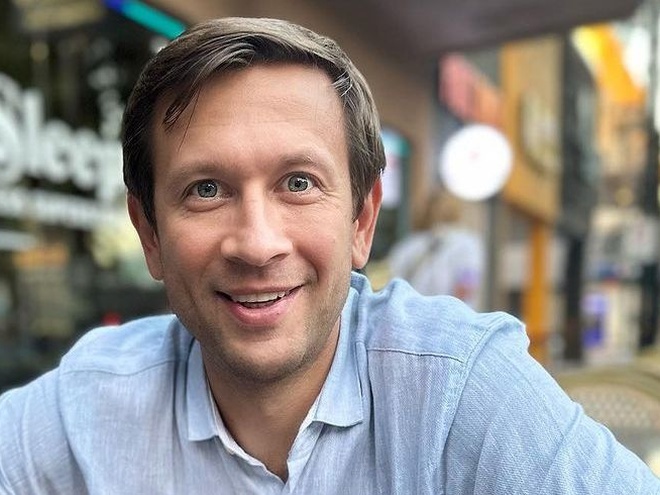 "Коханий і кохаю": Ступка в 37-річчя показався з креветками в США