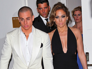 Дженнифер Лопес, Каспер Смарт