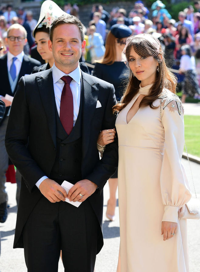Патрик Джей Адамс с супругой на свадьбе Меган Маркл и принца Гарри