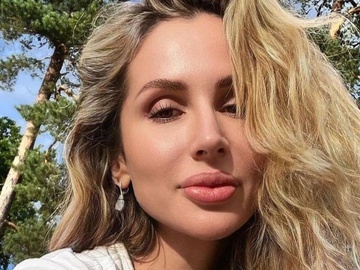 Лобода викликала бурхливу реакцію публіки прогулянкою біля пам'ятника в Кривому Розі