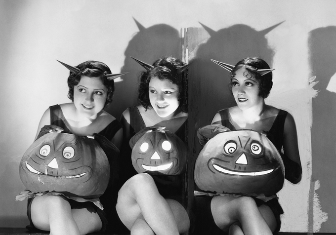 Страшно весело: традиционные развлечения для Хэллоуина