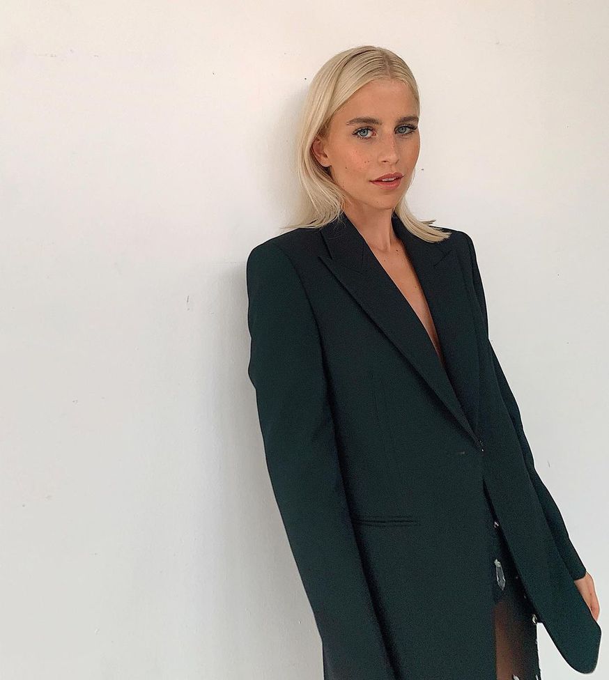 Глибокий зелений - універсальні кольори в гардеробі 2021