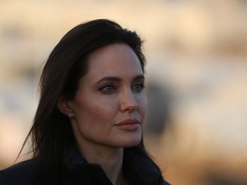 Анджелина Джоли