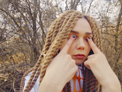 Гурт [О] вийшов за межу нормальності з новим кліпом на пісню "Чим я не така?"