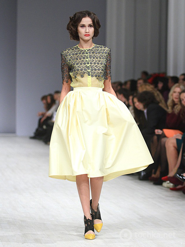 показ ANOUKI BICHOLLA