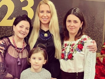 Тоня Матвієнко зізналася, де зараз живе її старша дочка, яку вона народила у 17 років