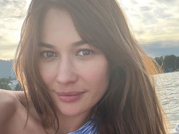 Дівчина Бонда Куриленко не бачить переможців у війнах в Україні й Ізраїлі