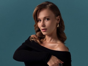 Кошмал вперше засвітила обличчя чоловіка на архівних фото із весілля