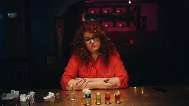 Новый клип НЕАНГЕЛОВ: интересные подробности о героинях видео "СЕРЕЖА"