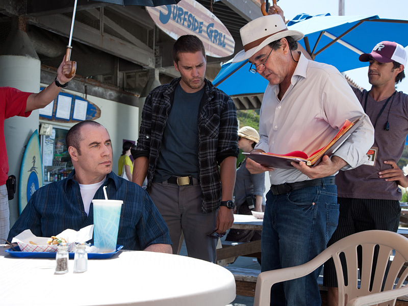 Кадры из фильма "Дикари"