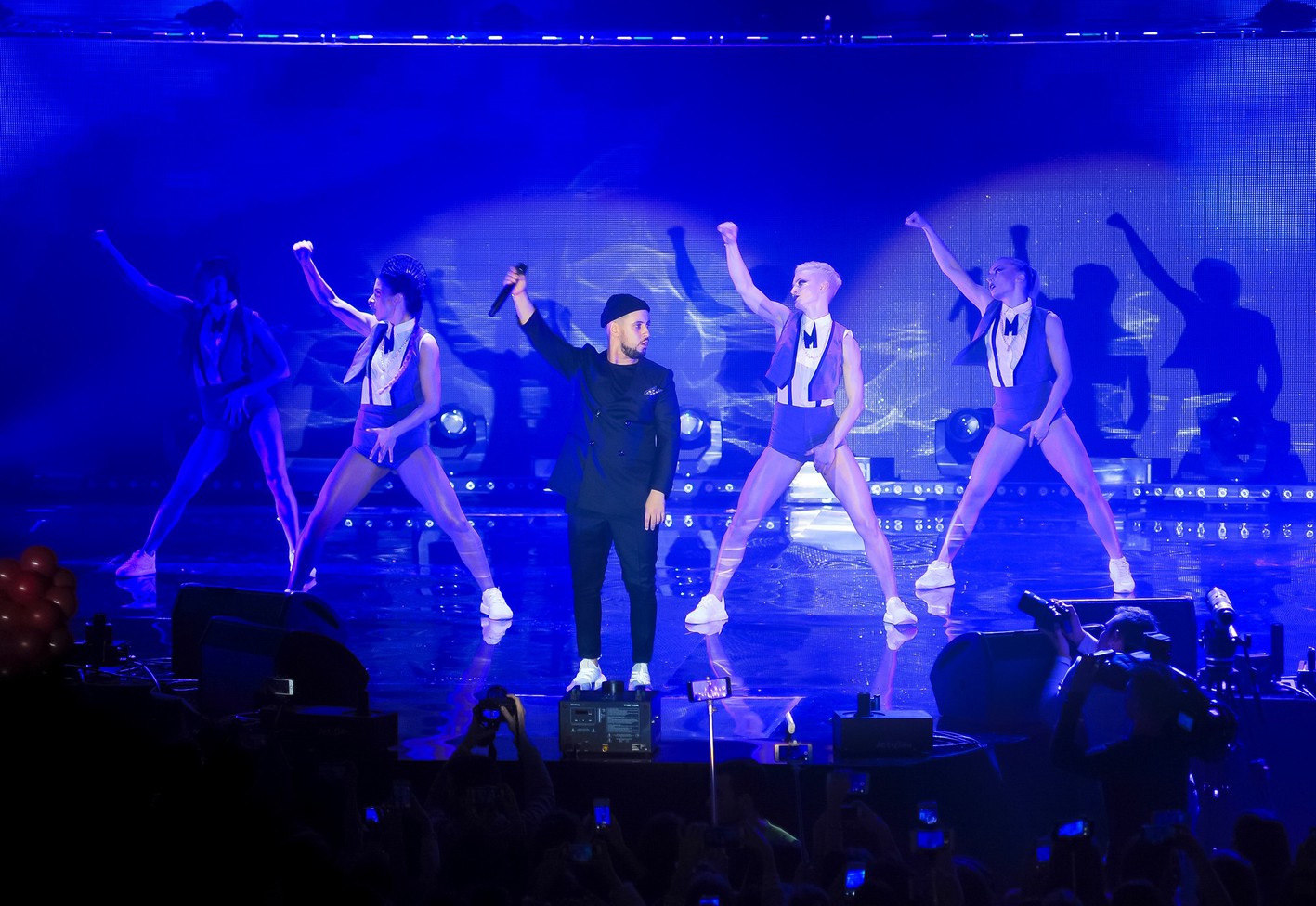 "Эндорфины пошли": весь Киев "закружило" на концерте MONATIK в Stereoplaza