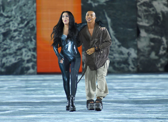 Шер на показе Balmain