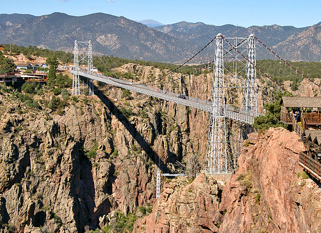 7 найбільш високих банджі-стрибків: Royal Gorge Bridge (США)
