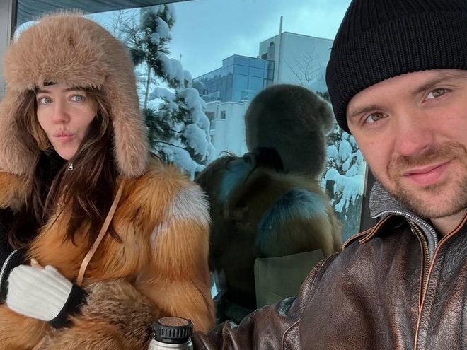 «З коханими»: Кацурін запостив селфі з Дорофєєвою, дітьми та бабусею