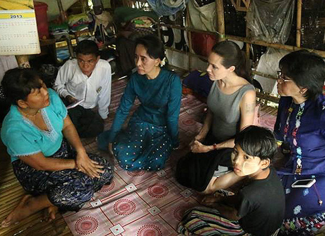 Анджелина Джоли посетила Мьянму