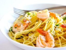 Спагетти с креветками 