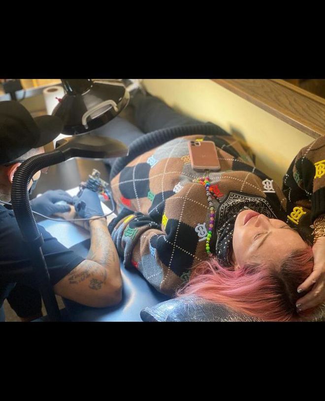 Мадонна набила тату