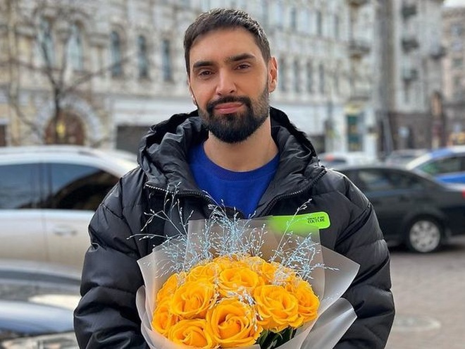 Зі зброєю та у військовій формі: Козловський запостив перше відео після повістки у військкомат