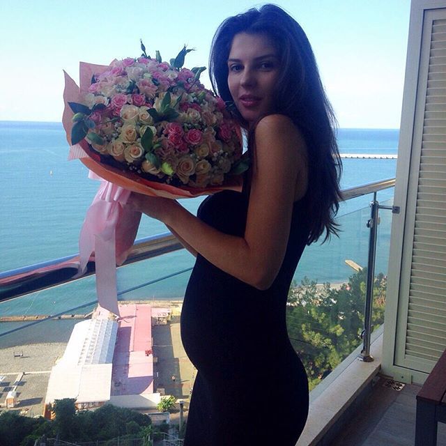 беременная жена Рыжова