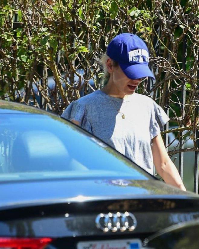 Мила Кунис покрасилась в блонд