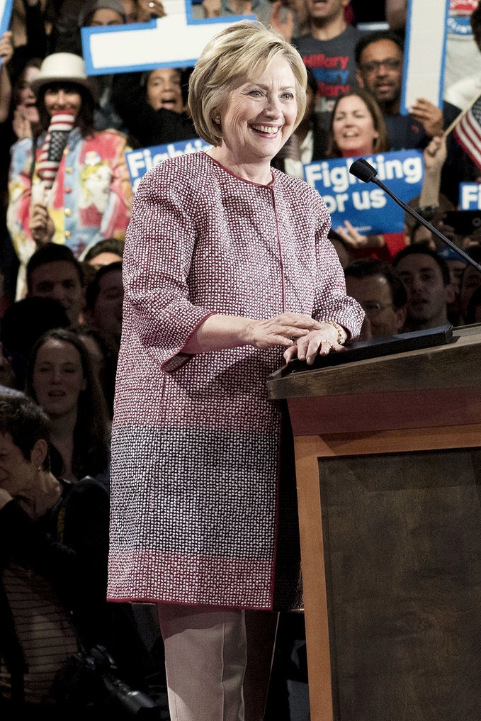 Хиллари Клинтон в жакете за $12 495