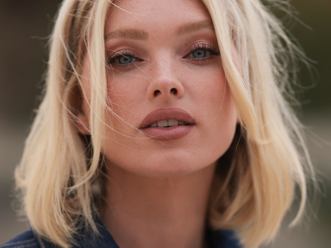 Який вигляд має наймодніший костюм весни 2023 року: показує Ельза Госк