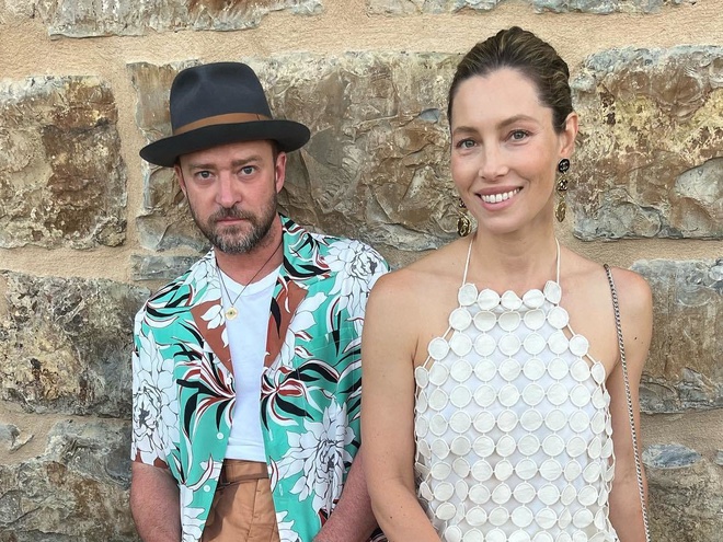 Біл душевно привітала Тімберлейка на його 42-річчя босоногим фото