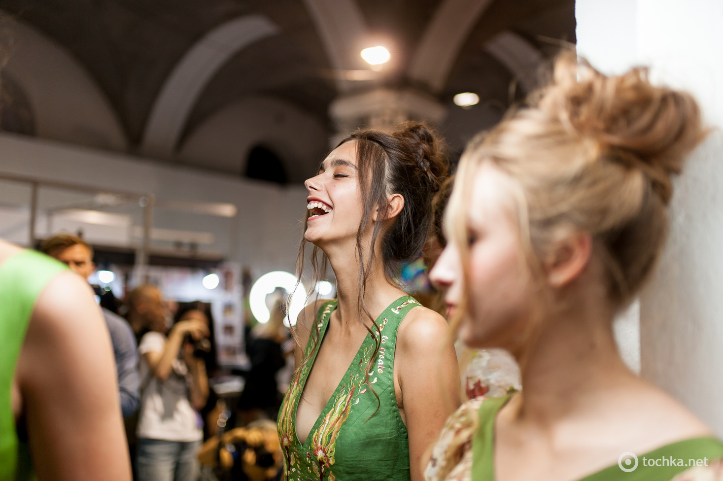 Backstage второго дня UFW SS20