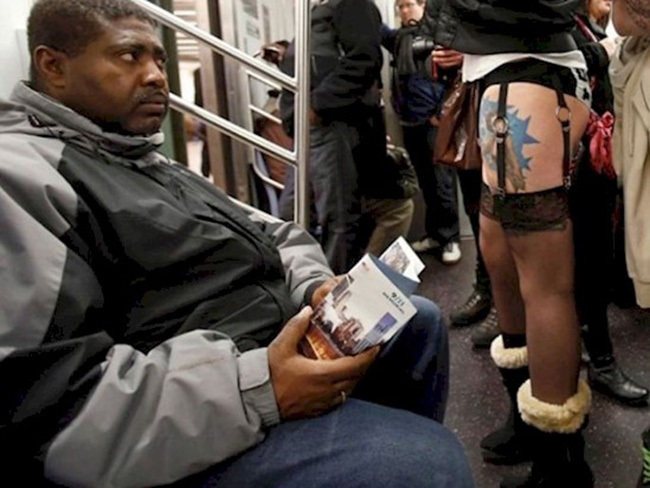 Странные люди в метро