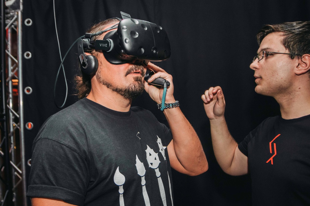 В Киеве прошла селебритиз-презентация игры RevolVR "Дикий запад"