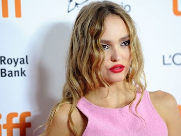 23-річна дочка Джонні Деппа знялася для глянцю топлес