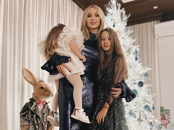 Светлана Лобода с дочками