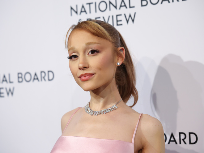 Аріана Гранде повідомила про смерть бабусі у 99-річному віці