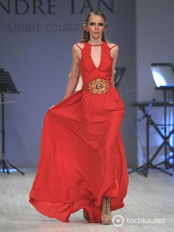 Показ ANDRE TAN