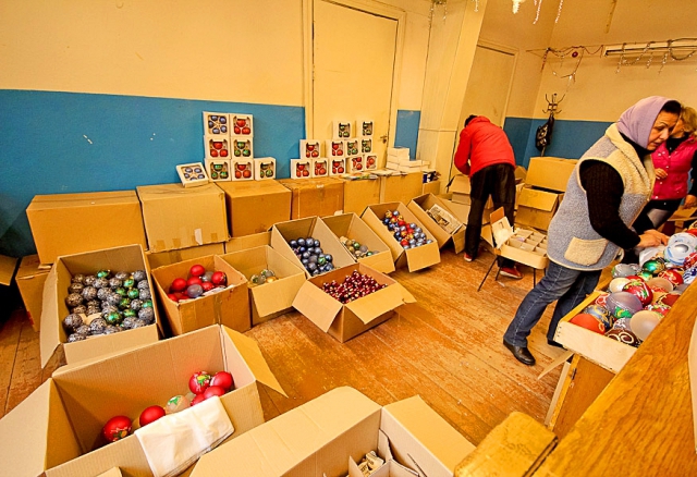 Экскурсия на завод елочных игрушек: где рождается Новый год - Tochka.net