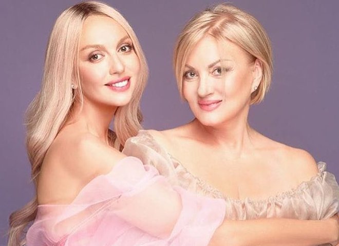 Оля Полякова с мамой