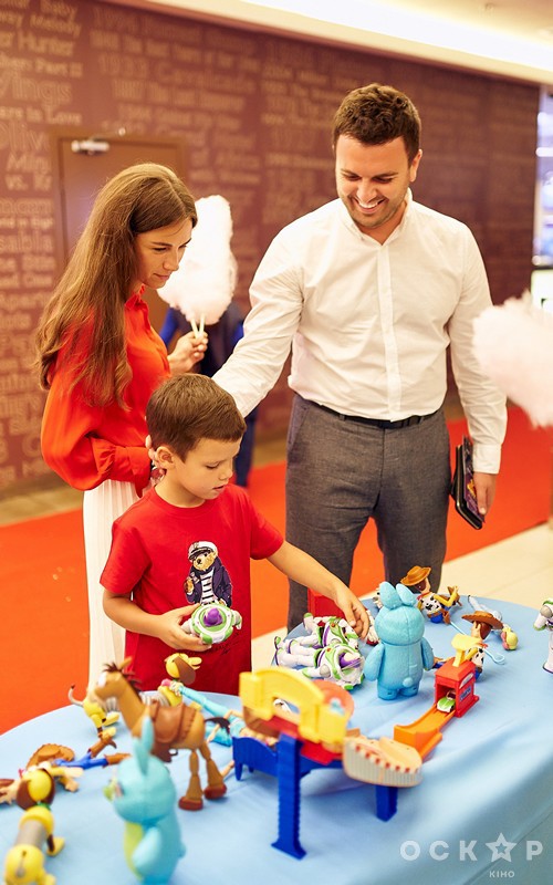 В Киеве прошла премьера фильма "История игрушек-4"