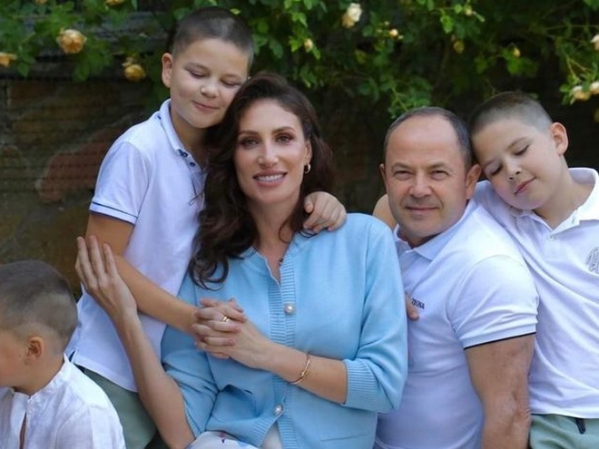 Дружина Тігіпка показала фігуру після четвертих пологів