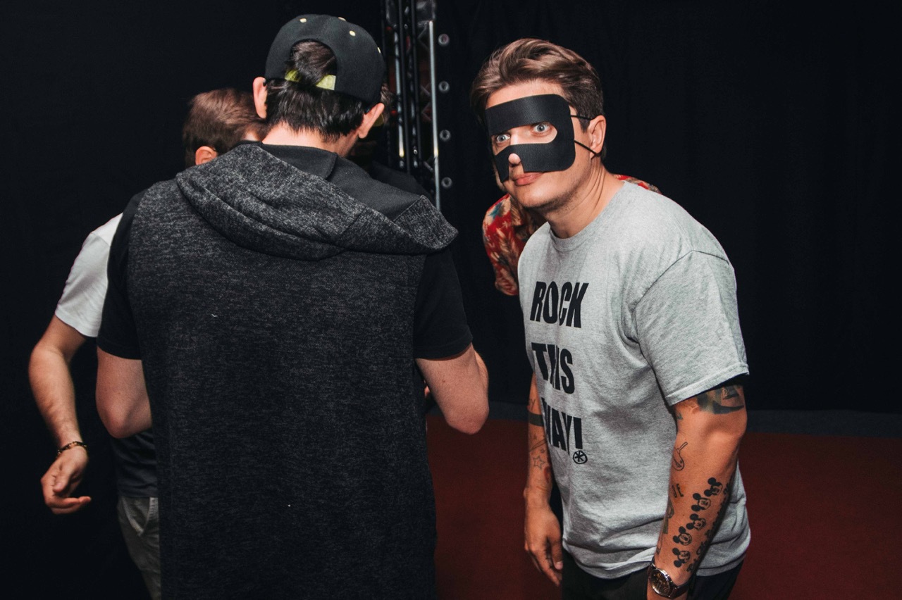 В Киеве прошла селебритиз-презентация игры RevolVR "Дикий запад"