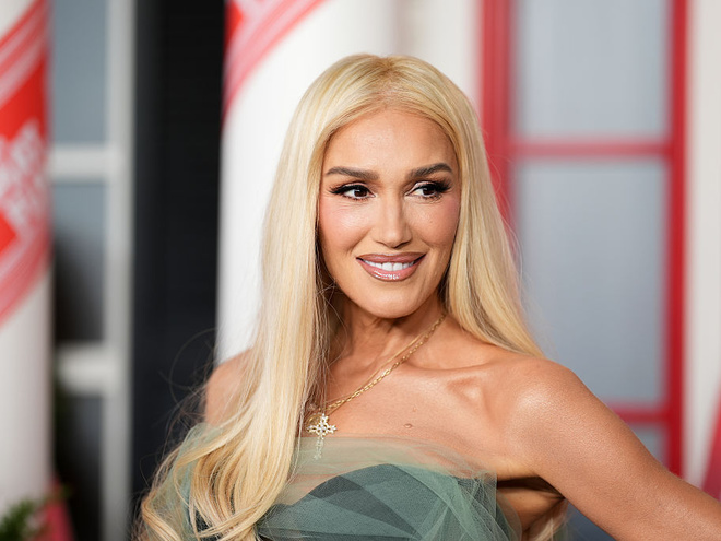 Гвен Стефані зізналася, чому після вагітності у 43 роки стала християнкою