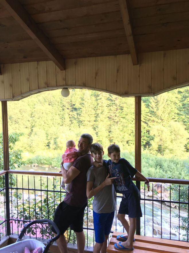 Тоня Матвиенко сделала Арсену Мирзояну эксклюзивный подарок