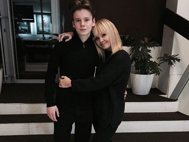 Валерия с Анной Шульгиной на отдыхе