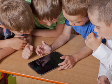 Как социальные сети влияют на наших детей