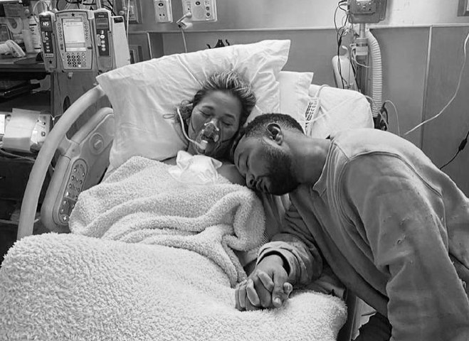 Кріссі Тейген і Джон Ледженд