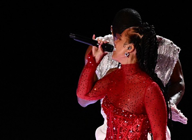 Супербоул-2024: які артисти виступили на фінальному матчі у Лас-Вегасі