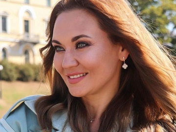 Саліванчук блиснула голими грудьми в центрі Києва