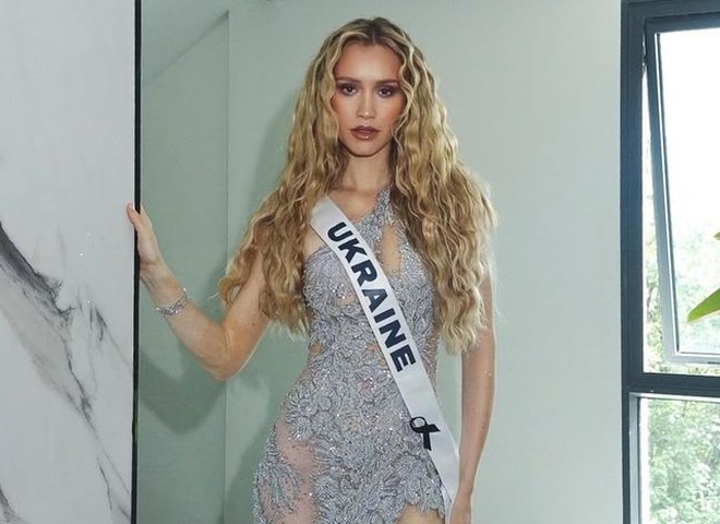 «Міс Всесвіт-2025»: Софія Ткачук представила національний костюм «Голуб світу»