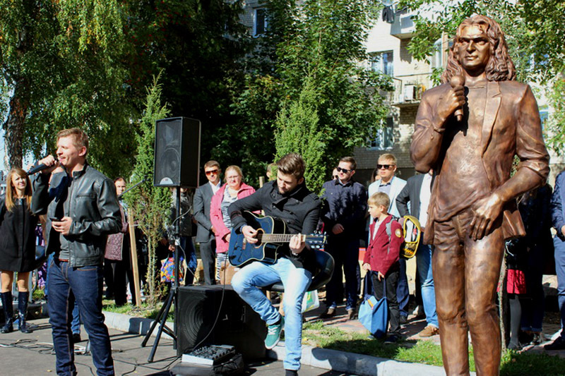 памятник Скрябину на Волыни