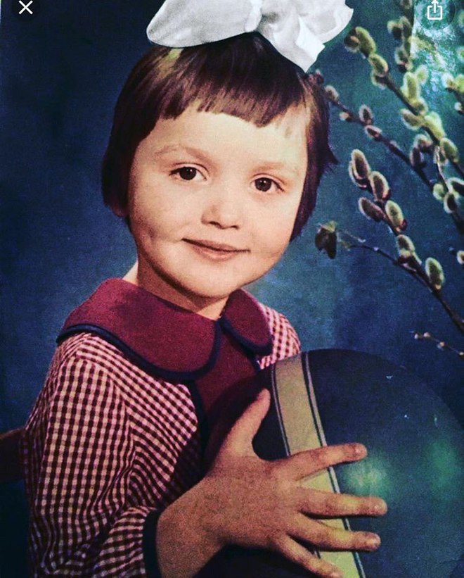 Оля Полякова у дитинстві